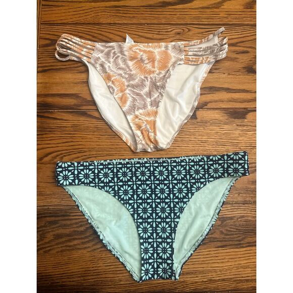 Aerie bikini bottom bundle size Medium - Picture 1 of 4
